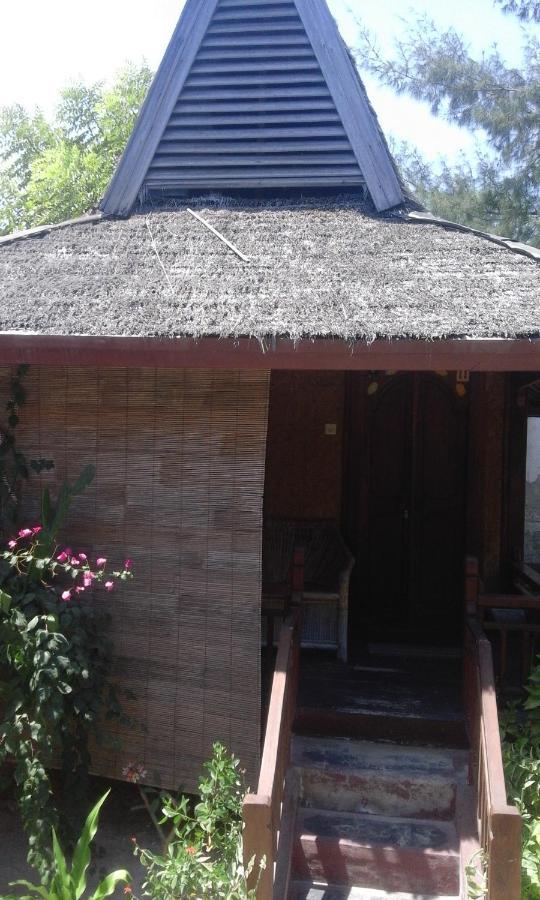 Coral Beach Pizza Cottages Gili Trawangan Cameră foto