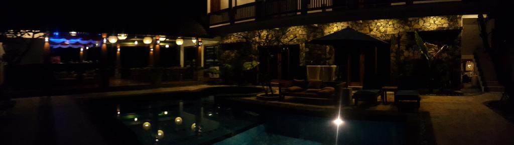 Coral Beach Pizza Cottages Gili Trawangan Exterior foto