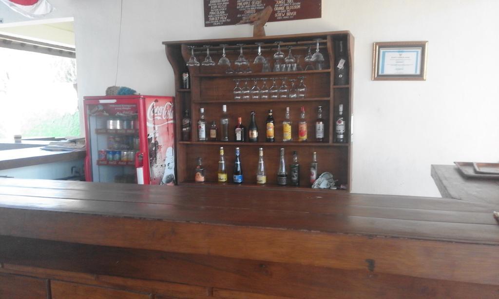 Coral Beach Pizza Cottages Gili Trawangan Exterior foto