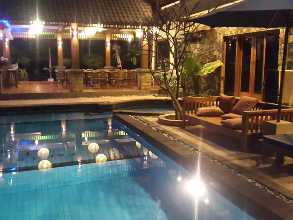 Coral Beach Pizza Cottages Gili Trawangan Exterior foto