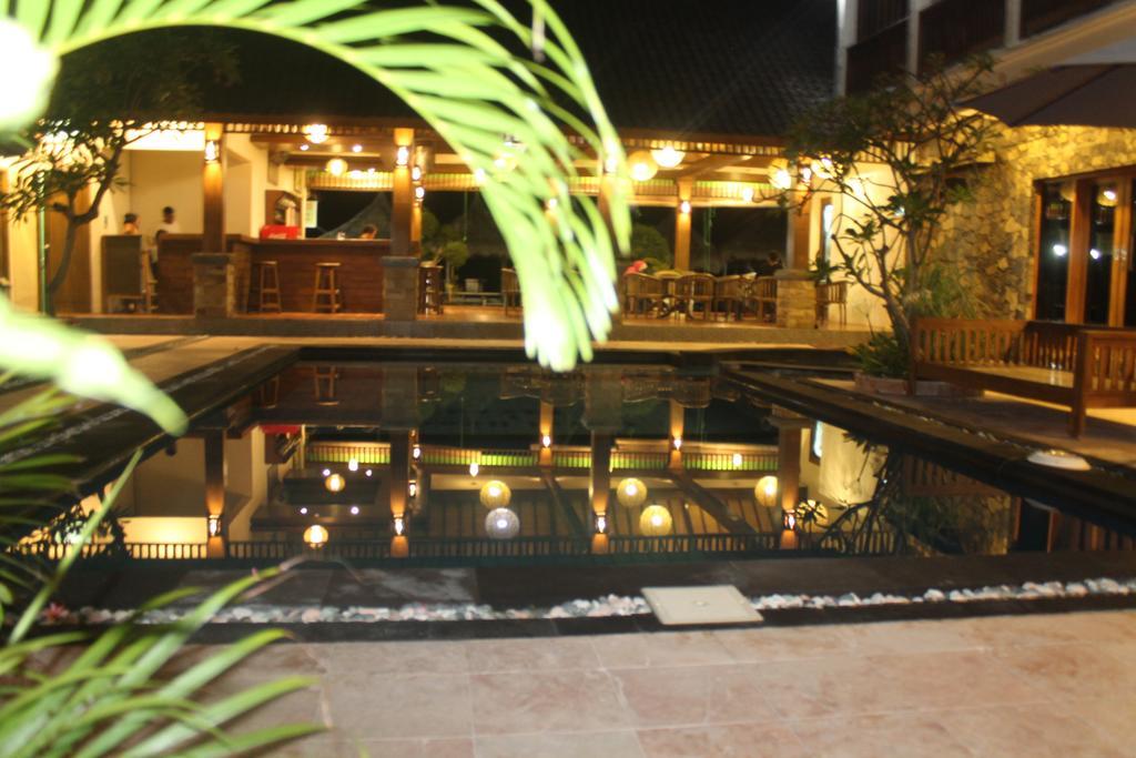 Coral Beach Pizza Cottages Gili Trawangan Exterior foto