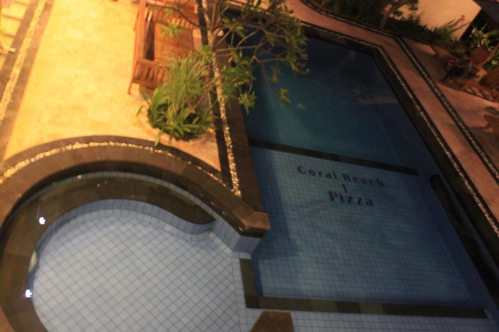 Coral Beach Pizza Cottages Gili Trawangan Exterior foto