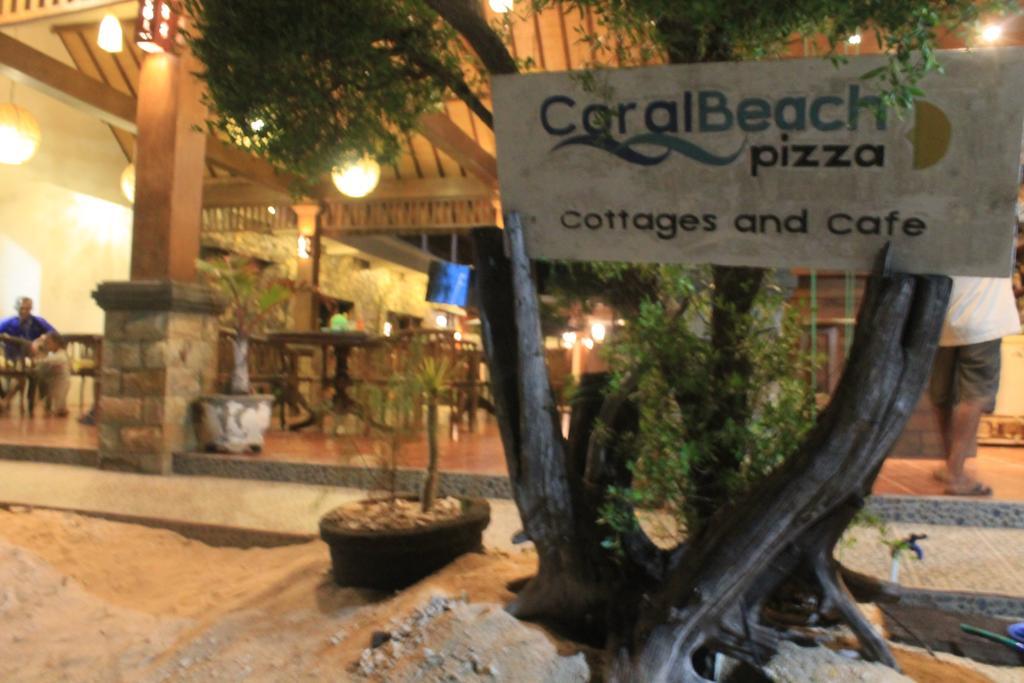 Coral Beach Pizza Cottages Gili Trawangan Exterior foto