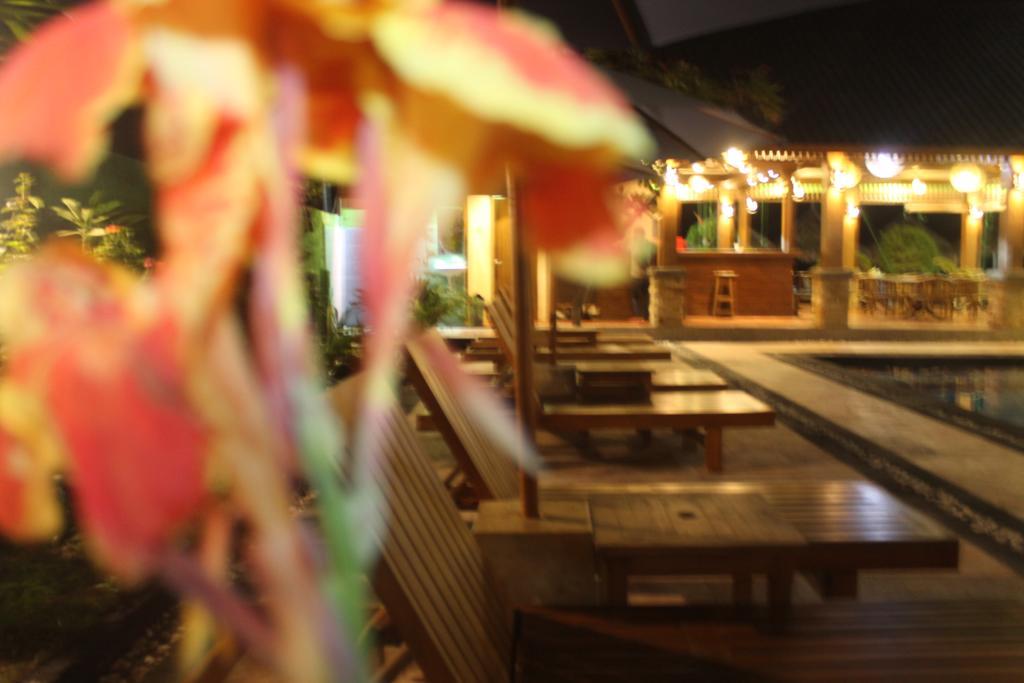 Coral Beach Pizza Cottages Gili Trawangan Exterior foto